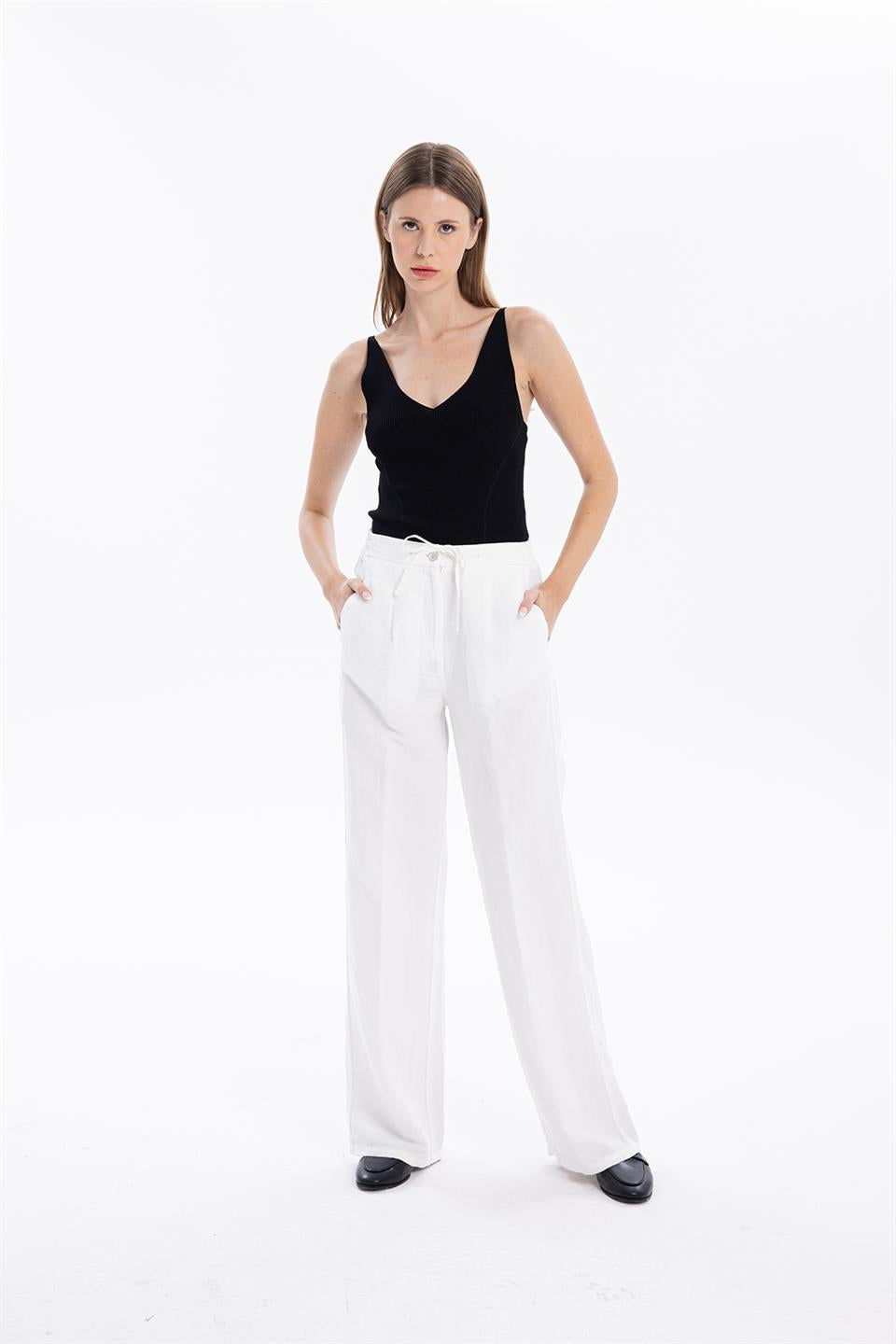 V Yaka Slim Fit İNce Askılı Triko Kadın Atlet