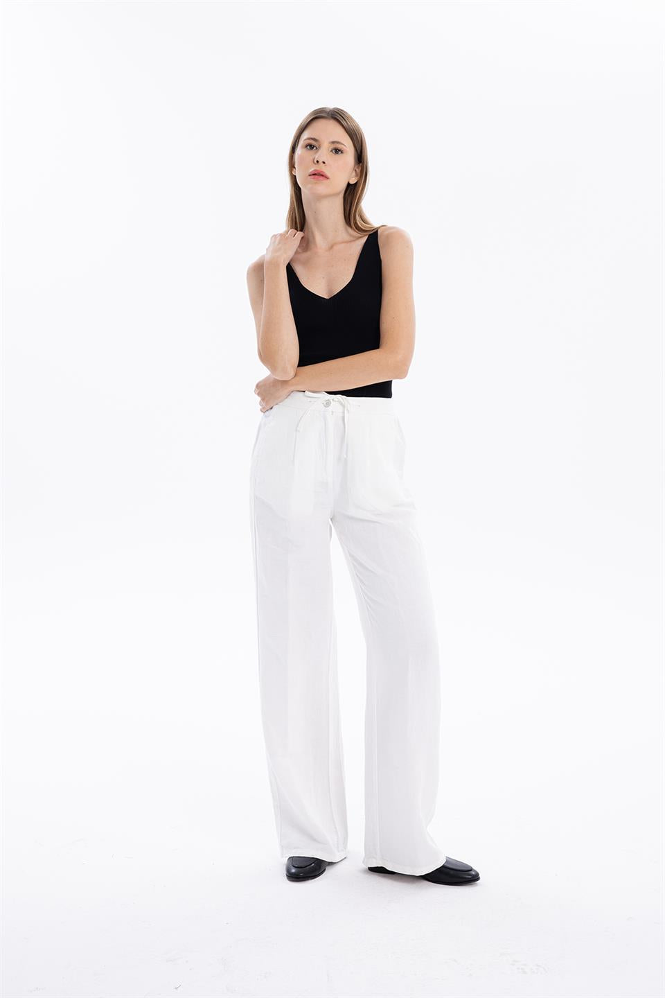 V Yaka Slim Fit İNce Askılı Triko Kadın Atlet
