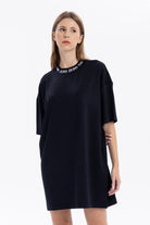 Yakası Zero Nakışlı Oversize Kadın Elbise