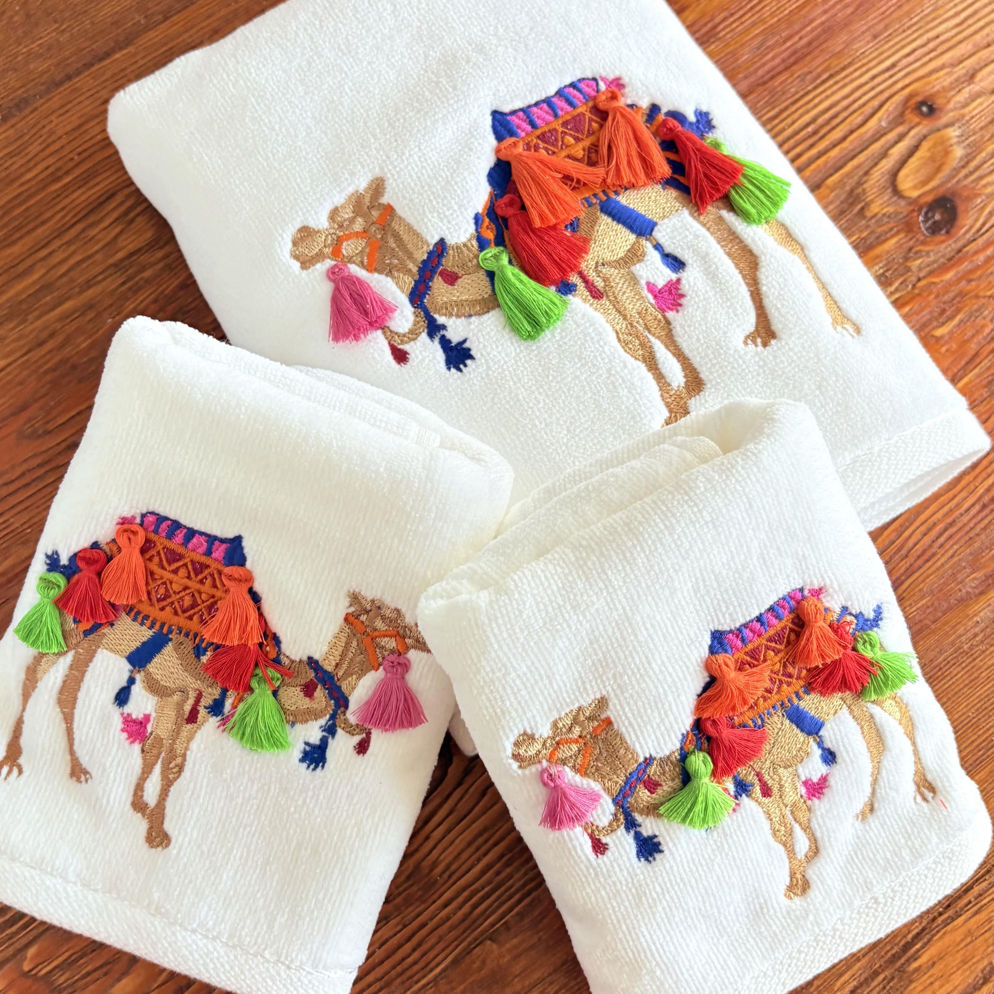 Püsküllü Deve İşlemeli Havlu ( 1 Adet )