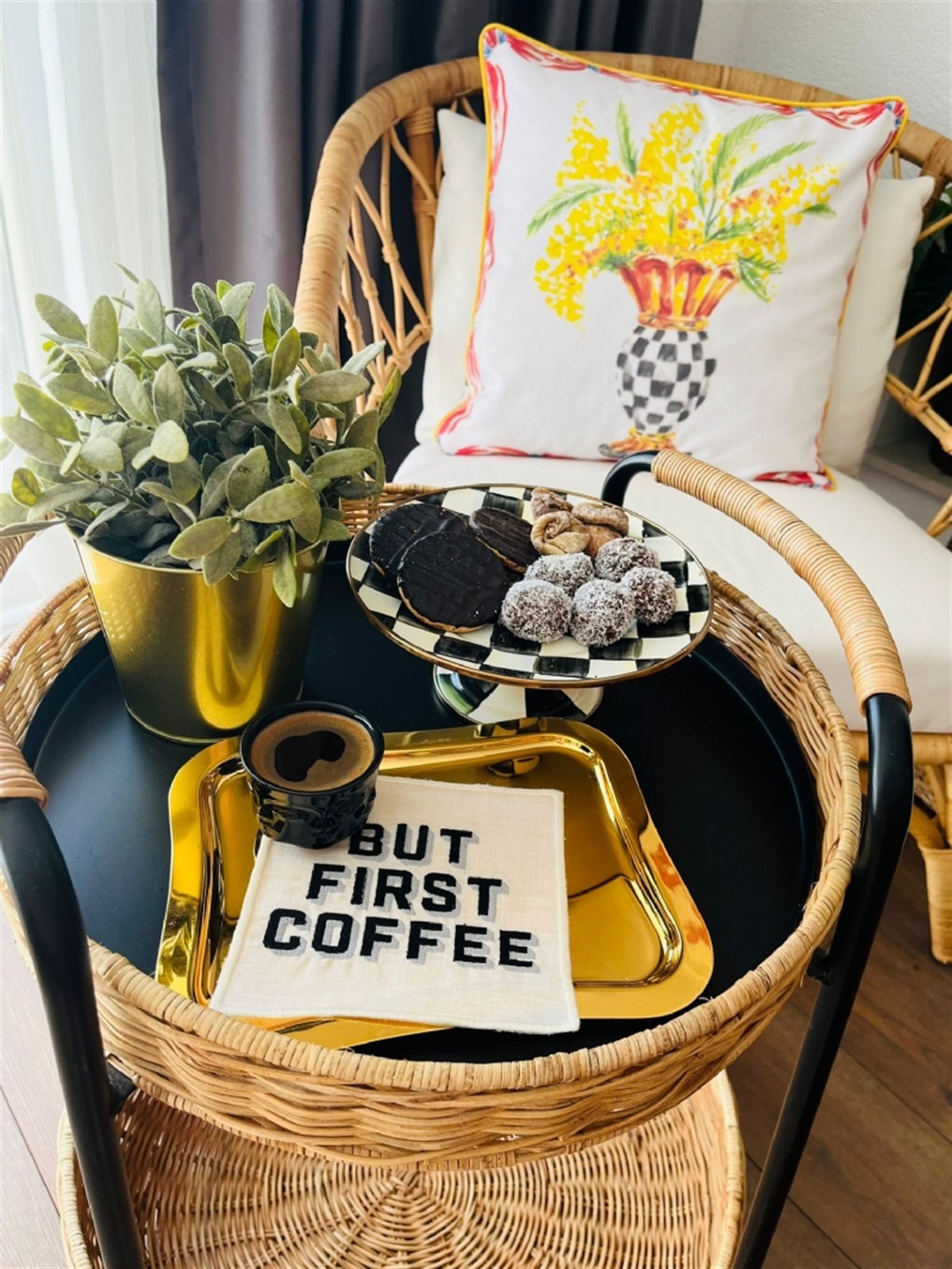Dekoratif But First Coffee Desenli Kokteyl Peçete - 1 Adet Siyah Nakışlı