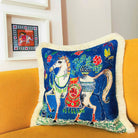 Dekoratif Beyaz At Desenli Kadife Kırlent Kılıfı ( 45 cm x 45 cm )