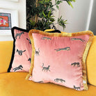 Dekoratif Leopar Desenli Pembe Kadife Kırlent Kılıfı 45 x 45 cm