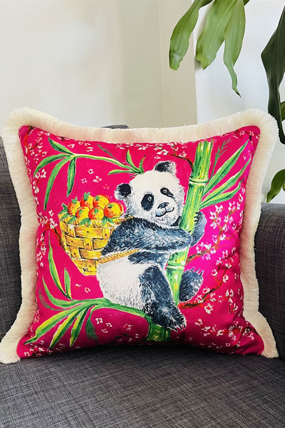 Ge Living-Dekoratif Panda Desenli Pembe Kadife Kırlent Kılıfı ( 45 X 45 )-Kırlent Kılıfı-2-Milagron.com
