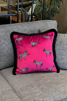 Ge Living-Dekoratif Zebra Desenli Fuşya Kadife Kırlent Kılıfı 45 X 45 Cm-Kırlent Kılıfı-2-Milagron.com