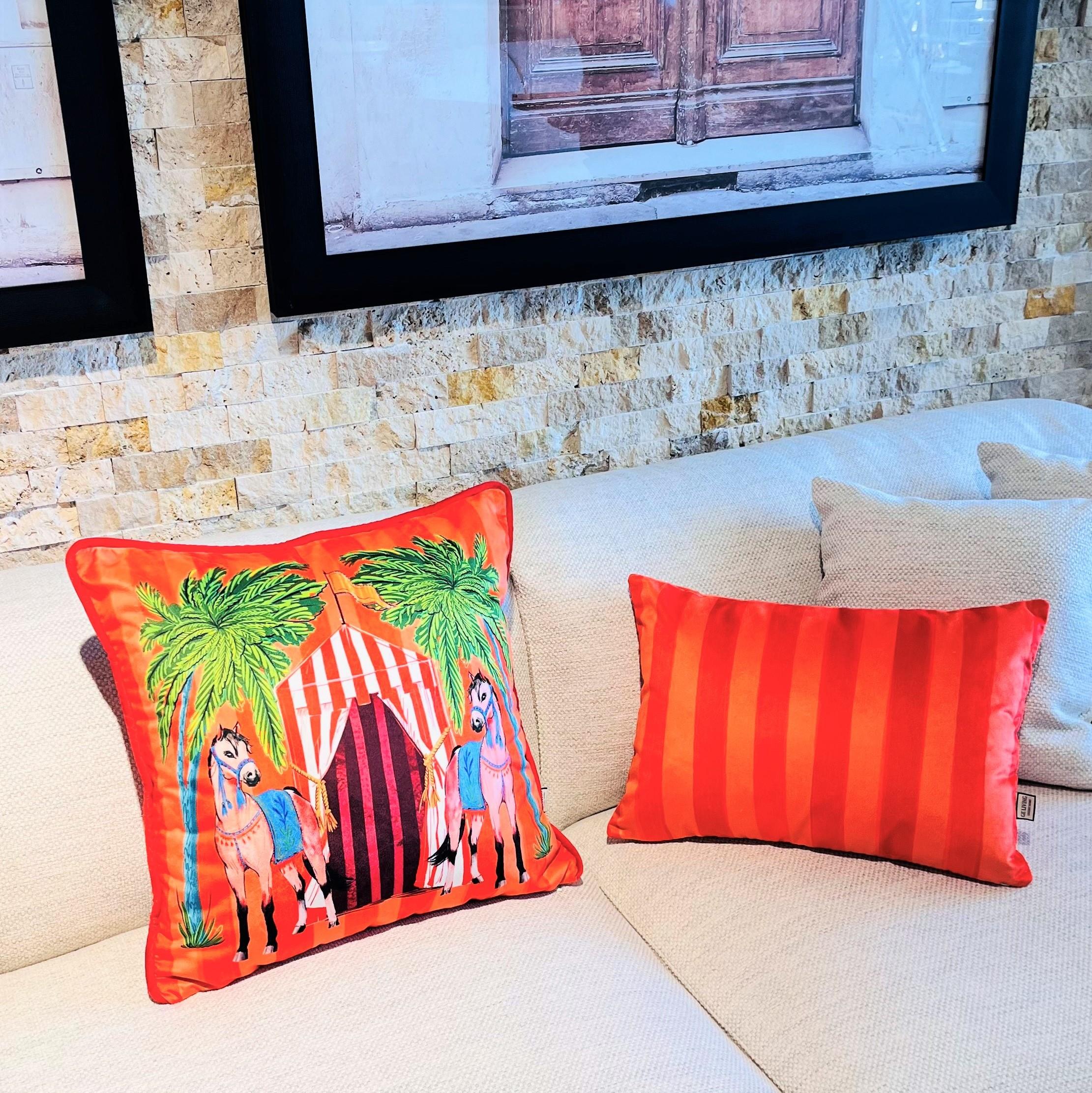 Turuncu Çizgili Kadife Kırlent Kılıfı ( 35 cm x 50 cm )