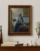 Johannes Vermeer - Sürahi Tutan Genç Kadın