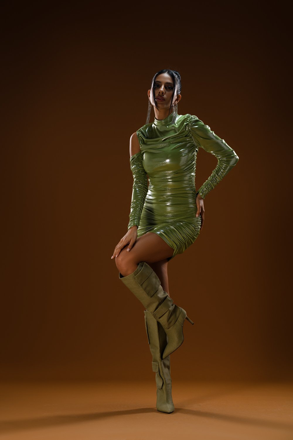 Gira Official-Metalik Yeşil Drapeli Mini Elbise-Elbise-5-Milagron.com