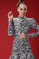 Gira Official-Siyah Beyaz Animal Print Deri Görünümlü Elbise-Elbise-4-Milagron.com