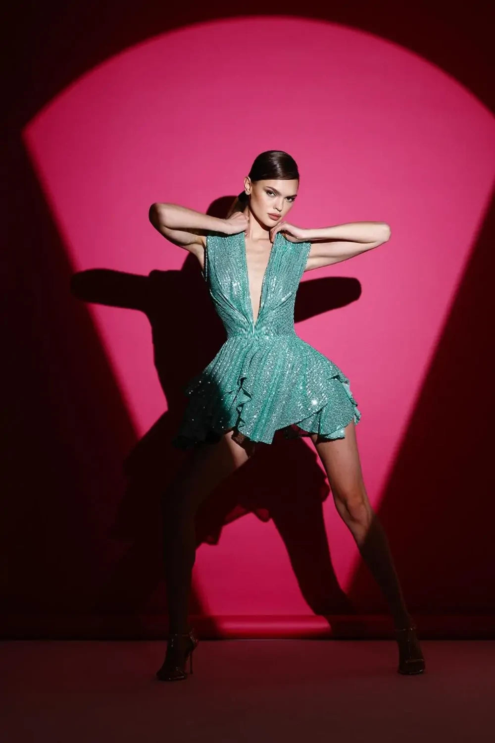 Gira Official-Yeşil Payetli Kolsuz Mini Elbise-Elbise-1-Milagron.com