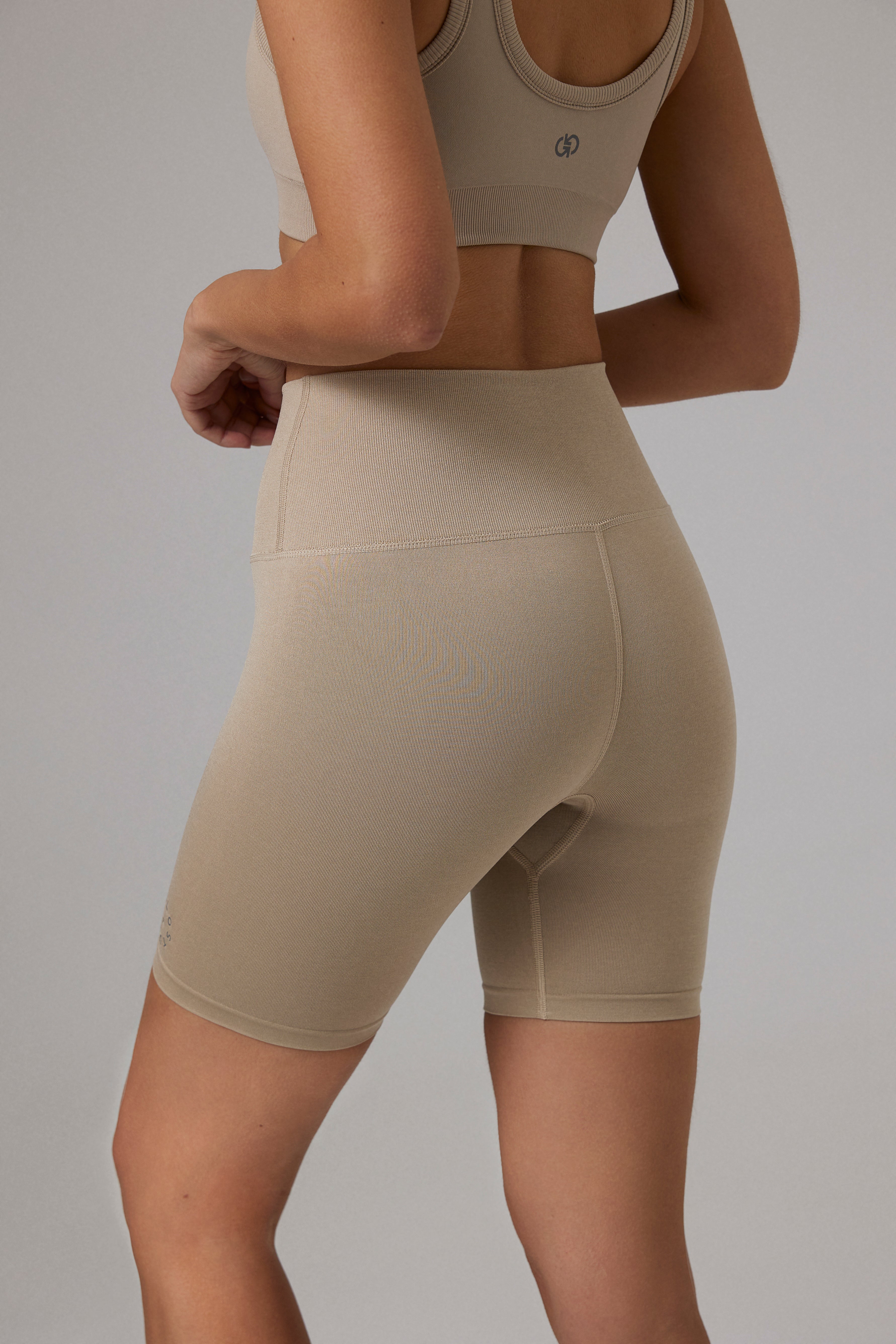 Glo Studio-Paris Seamless Biker Shorts Stone-Şort-3-Milagron.com