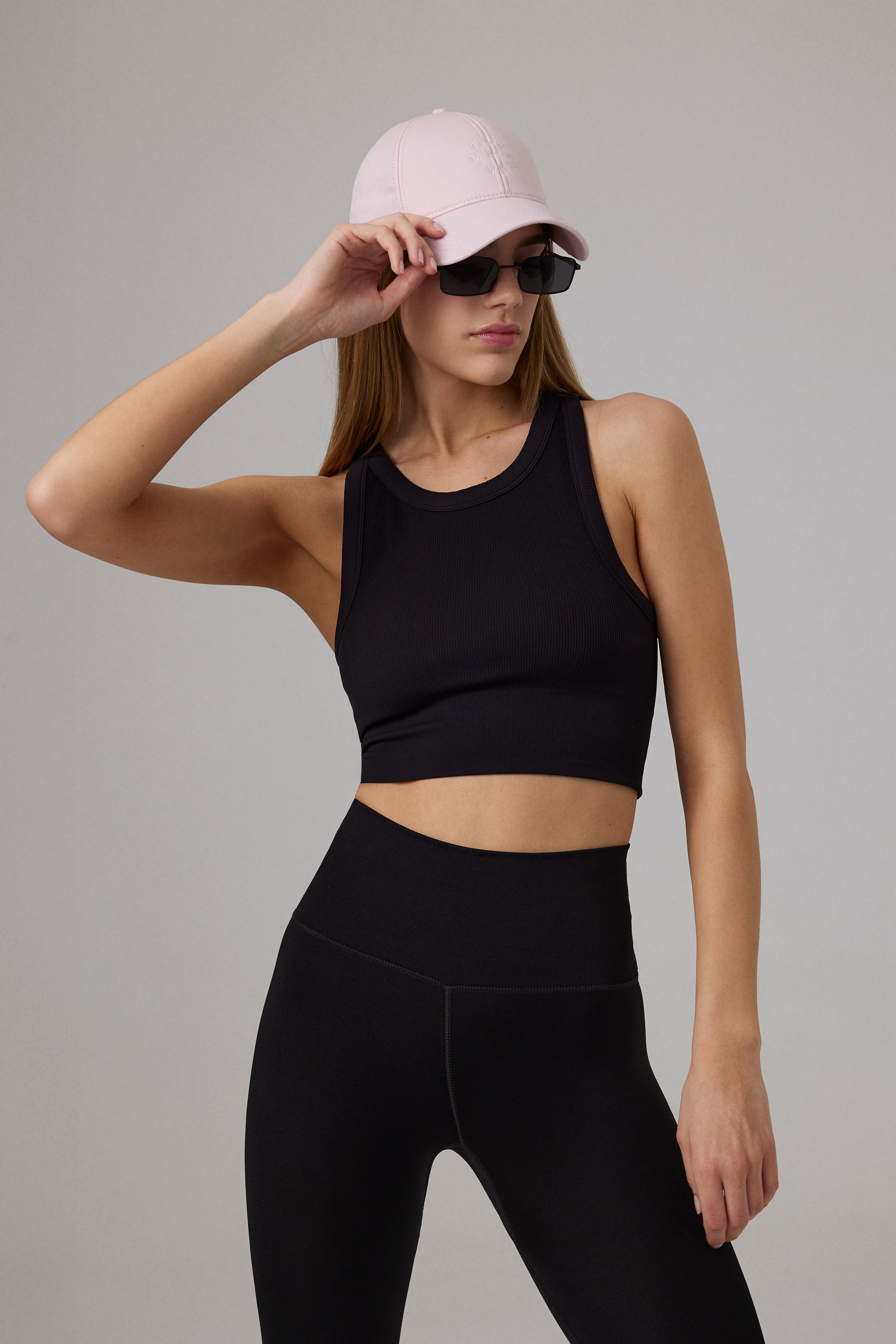 Glo Studio-Zola Seamless Crop Onyx-Crop Top-1-Milagron.com