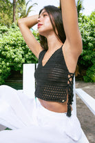 Handarte Los Angeles-El Örgüsü Siyah V Yaka Crop-Crop Top-8-Milagron.com