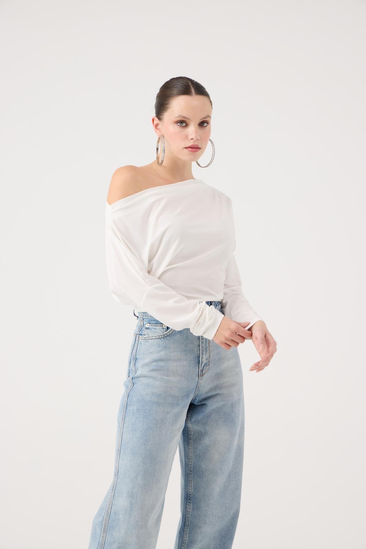 Asimetrik Yaka Talia Bluz Beyaz