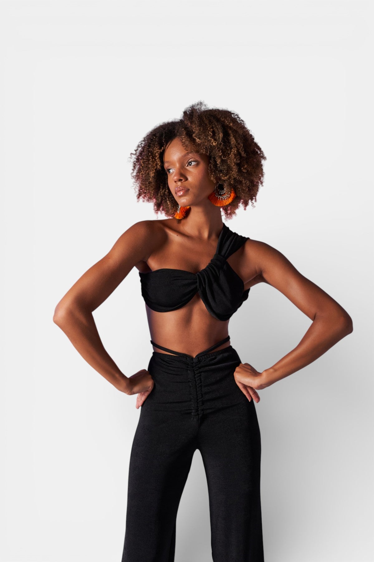 Holly Lolly-Beatrice Omuz Detaylı Crop Bluz – Si̇yah-Bluz-4-Milagron.com