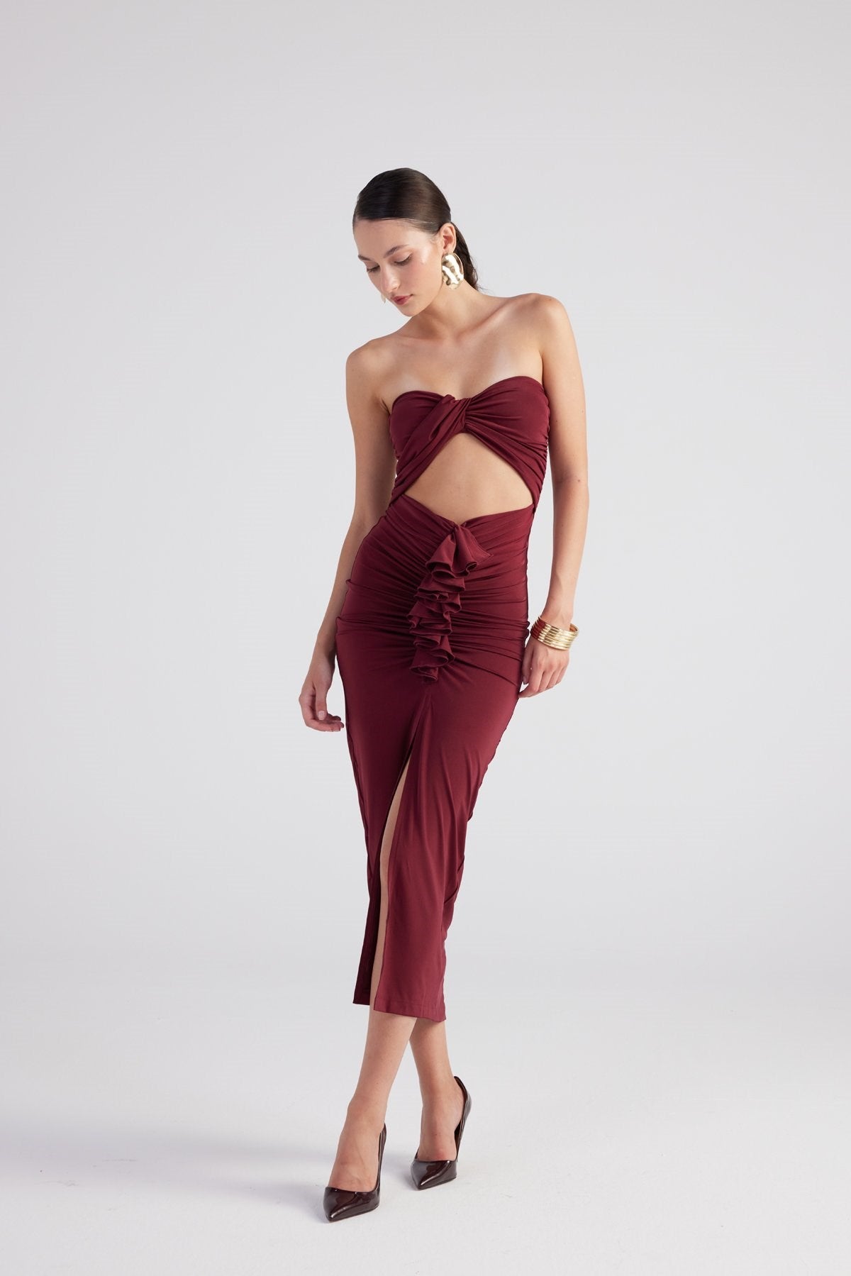 Büzgü Detaylı Straplez Yırtmaçlı Hailey Elbise Bordo