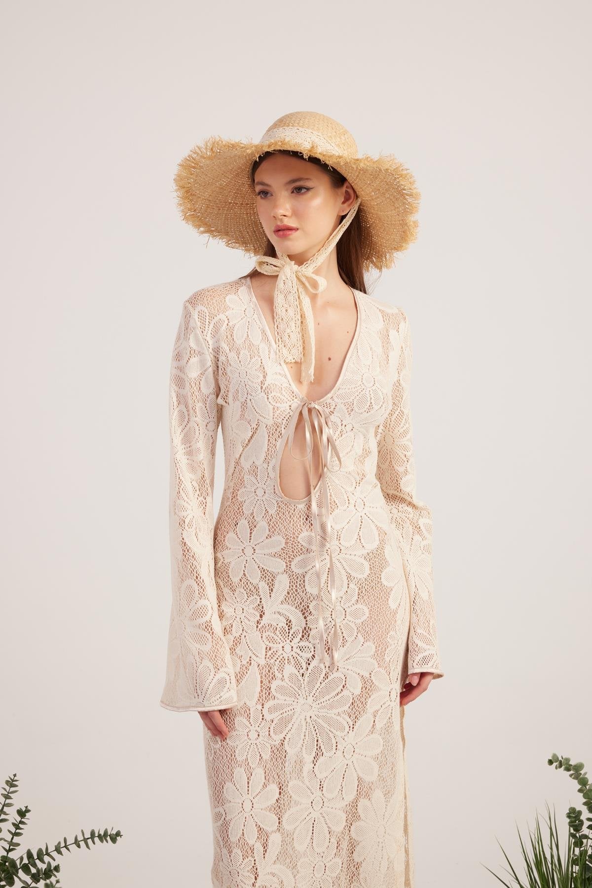 Çiçek Motifli Uzun Zeya Triko Elbise Bej