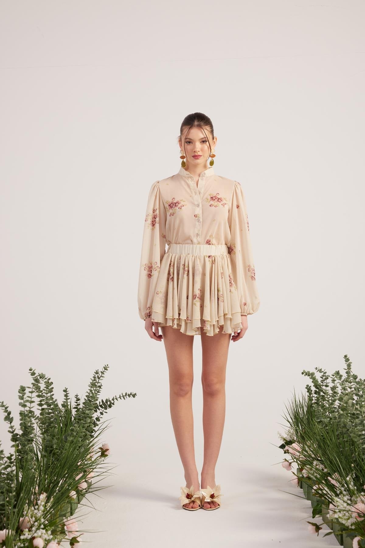 Çiçekli Gömlek Ve Şort Etekli Valeria Takım Bej