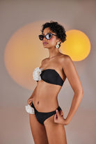 Çıkarılabilir Çiçek Detaylı Premium Sleek Bikini Üstü Siyah