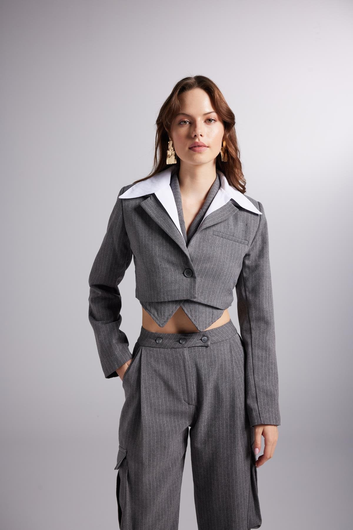 Çıkarılabilir Gömlek Yakası Detaylı Çizgili Crop Kira Blazer Ceket Gri