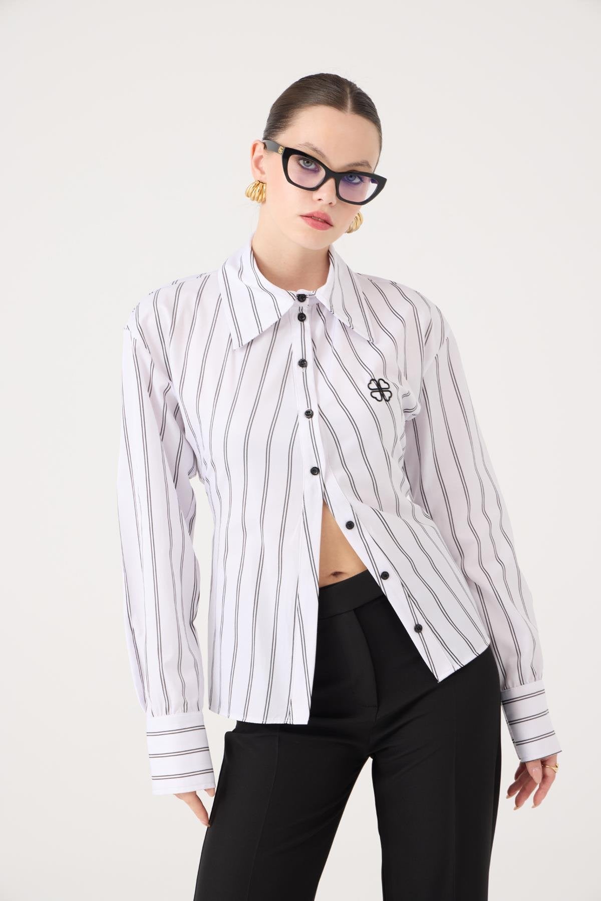 Çizgili Belden Oturmalı Betty Gömlek Beyaz