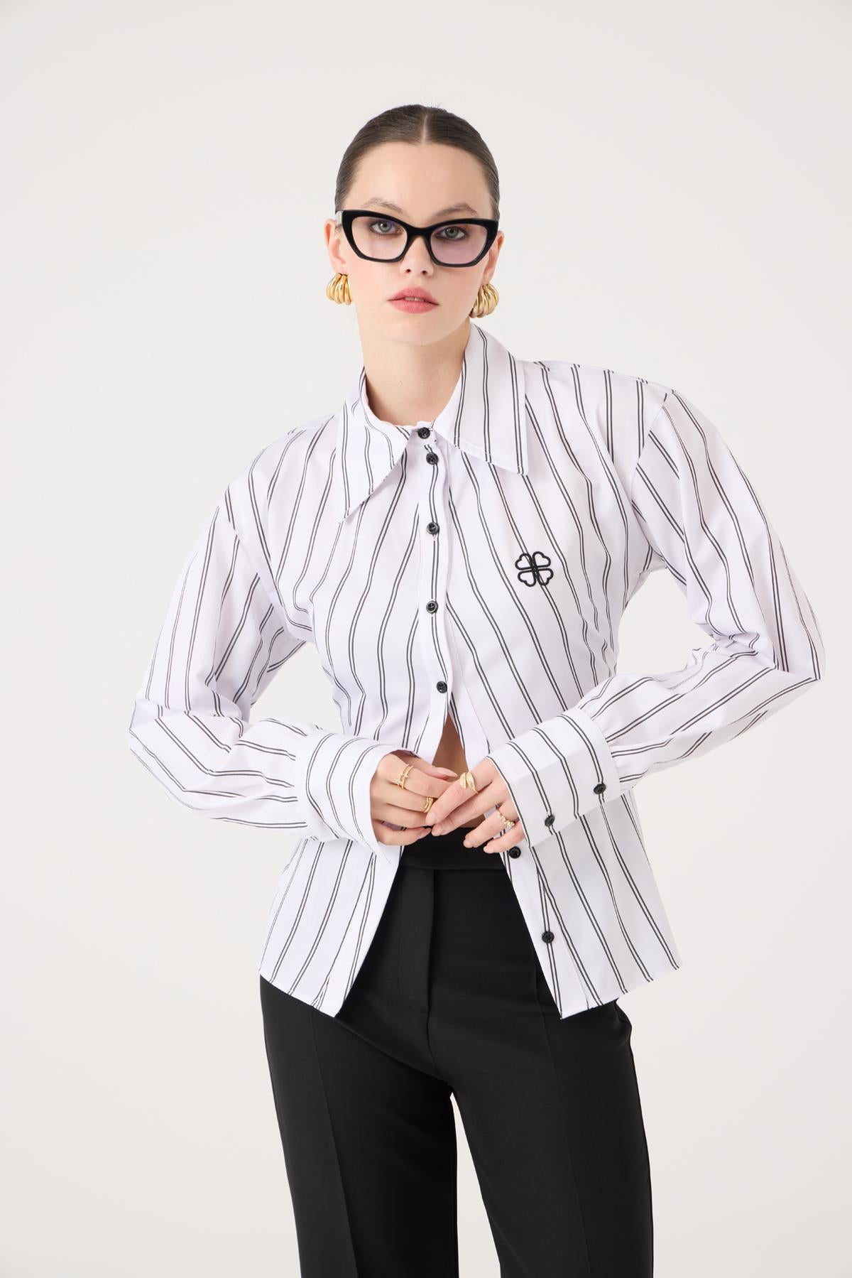 Çizgili Belden Oturmalı Betty Gömlek Beyaz