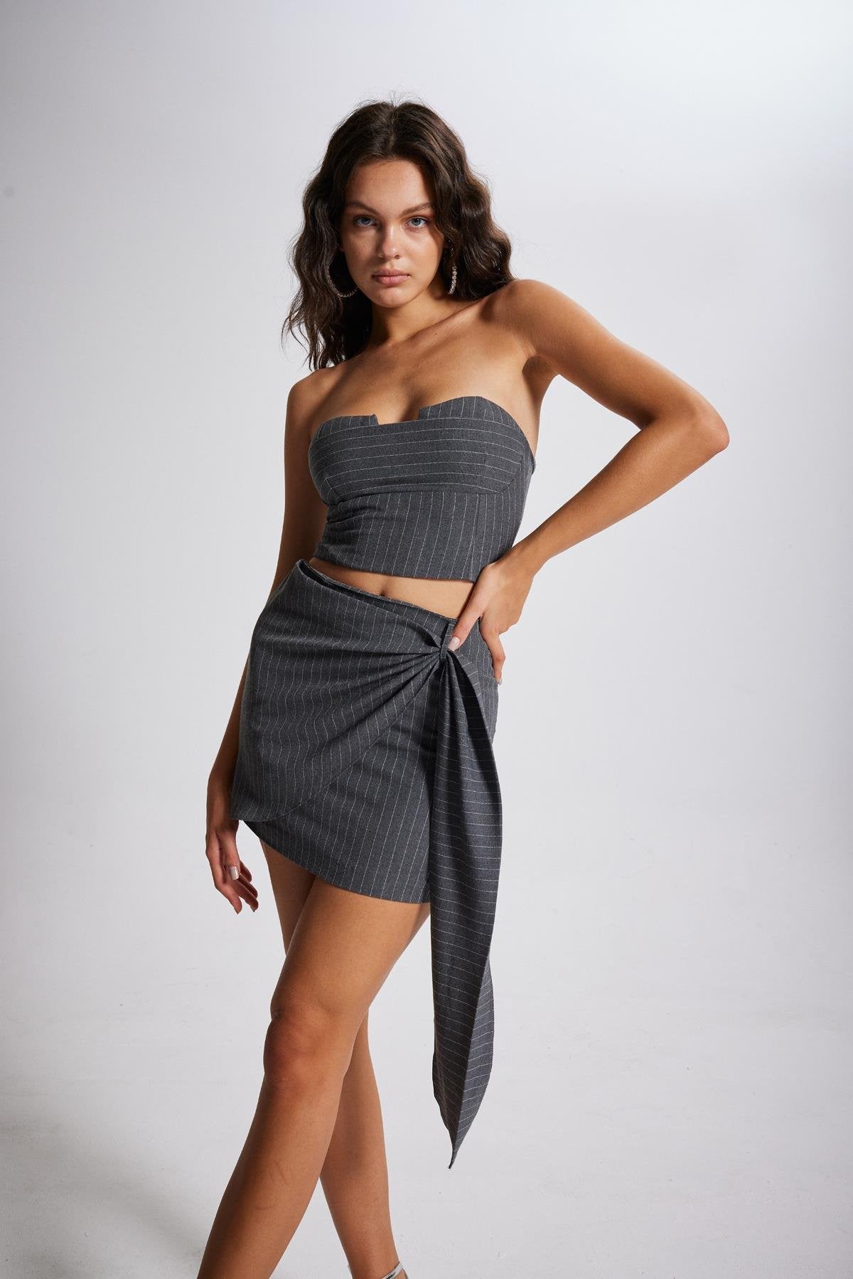 Çizgili Mini Norma Etek Gri