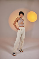 Crop Model Wrap Top Bej