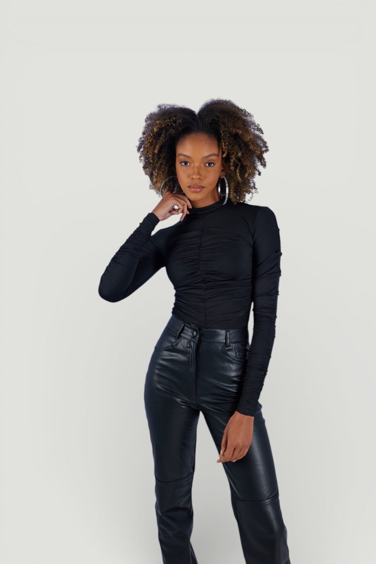 Holly Lolly-Draped Drape Detaylı Yarım Balıkçı Bluz – Si̇yah-Bluz-3-Milagron.com