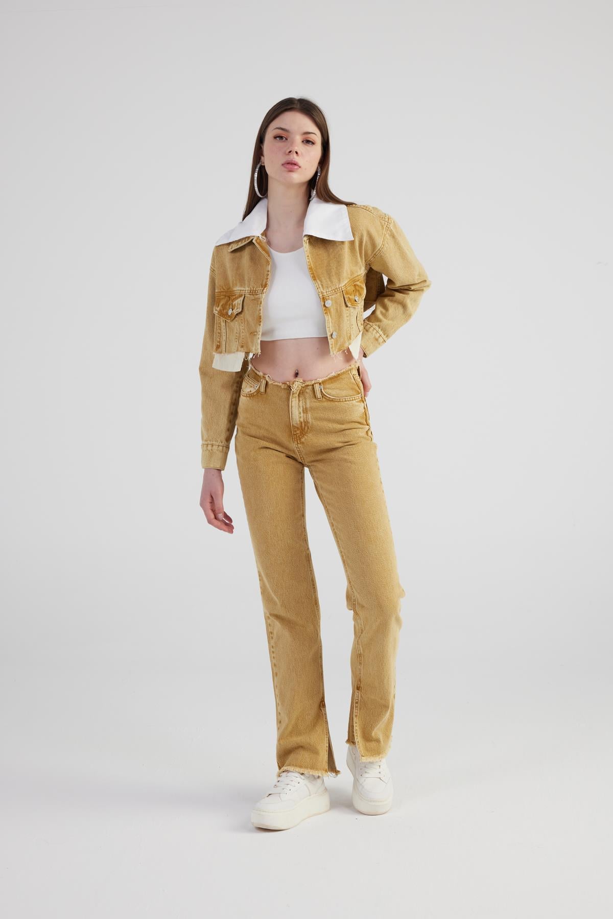 Mermer Desenli Kırçıl Detaylı Straight Kesim Paça Yırtmaçlı Rusted Jean Pantolon Camel