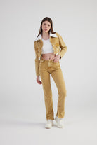 Mermer Desenli Kırçıl Detaylı Straight Kesim Paça Yırtmaçlı Rusted Jean Pantolon Camel