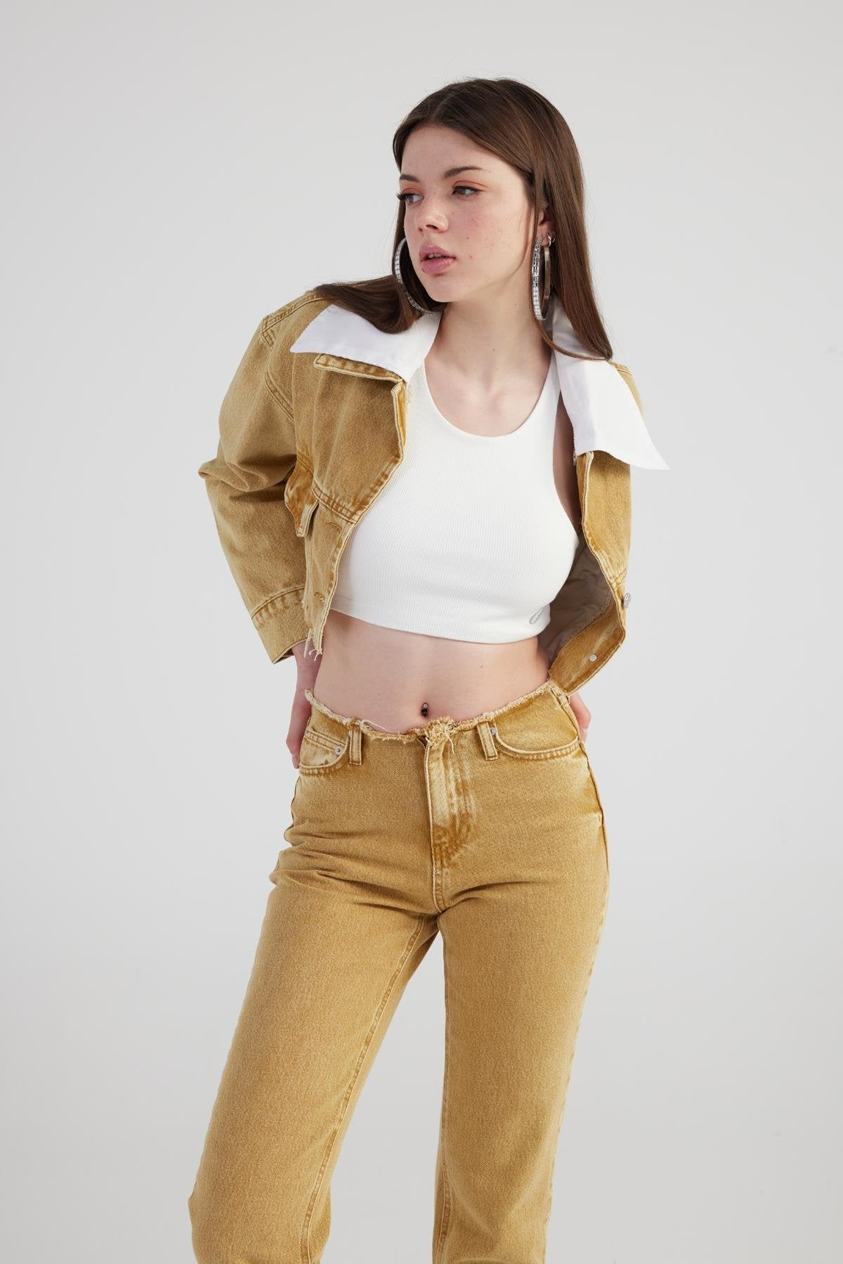 Mermer Desenli Kırçıl Detaylı Straight Kesim Paça Yırtmaçlı Rusted Jean Pantolon Camel