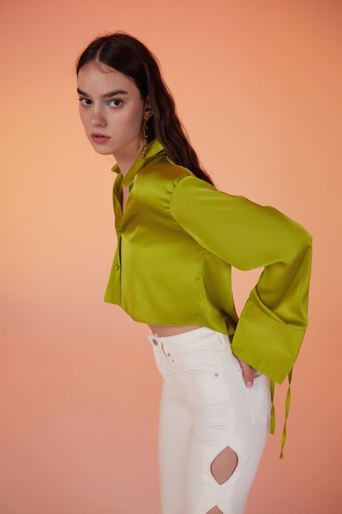 Özel Dokulu Saten Crop Silky Gömlek Yeşil