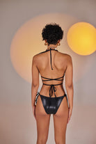 Özel Yapım Parlak Kumaşlı H Aksesuarlı Üçgen Ivory Bikini Üstü Siyah