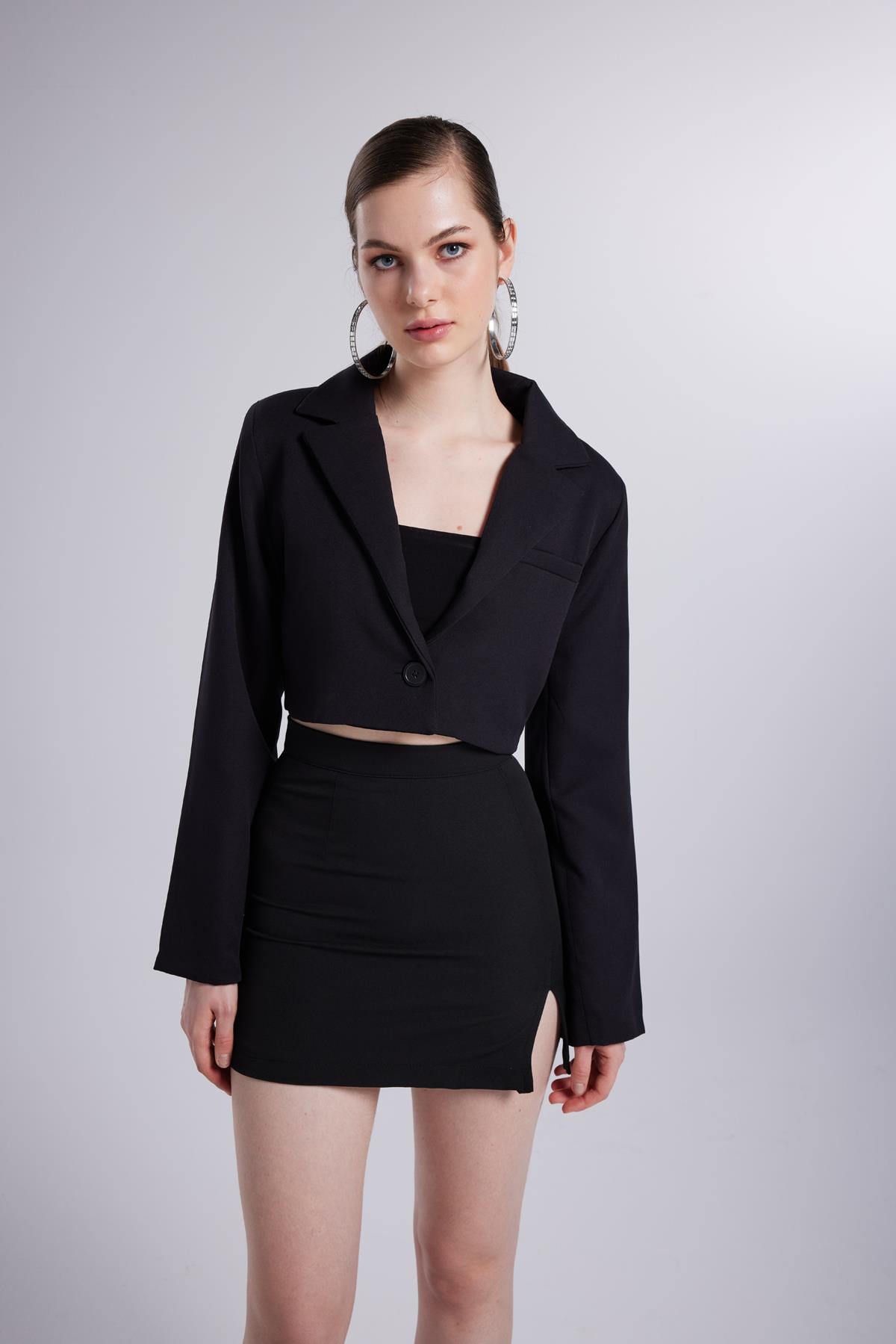 Holly Lolly-Vatkalı Atlas Kumaş Crop Model Panky Ceket Siyah-Ceket-1-Milagron.com