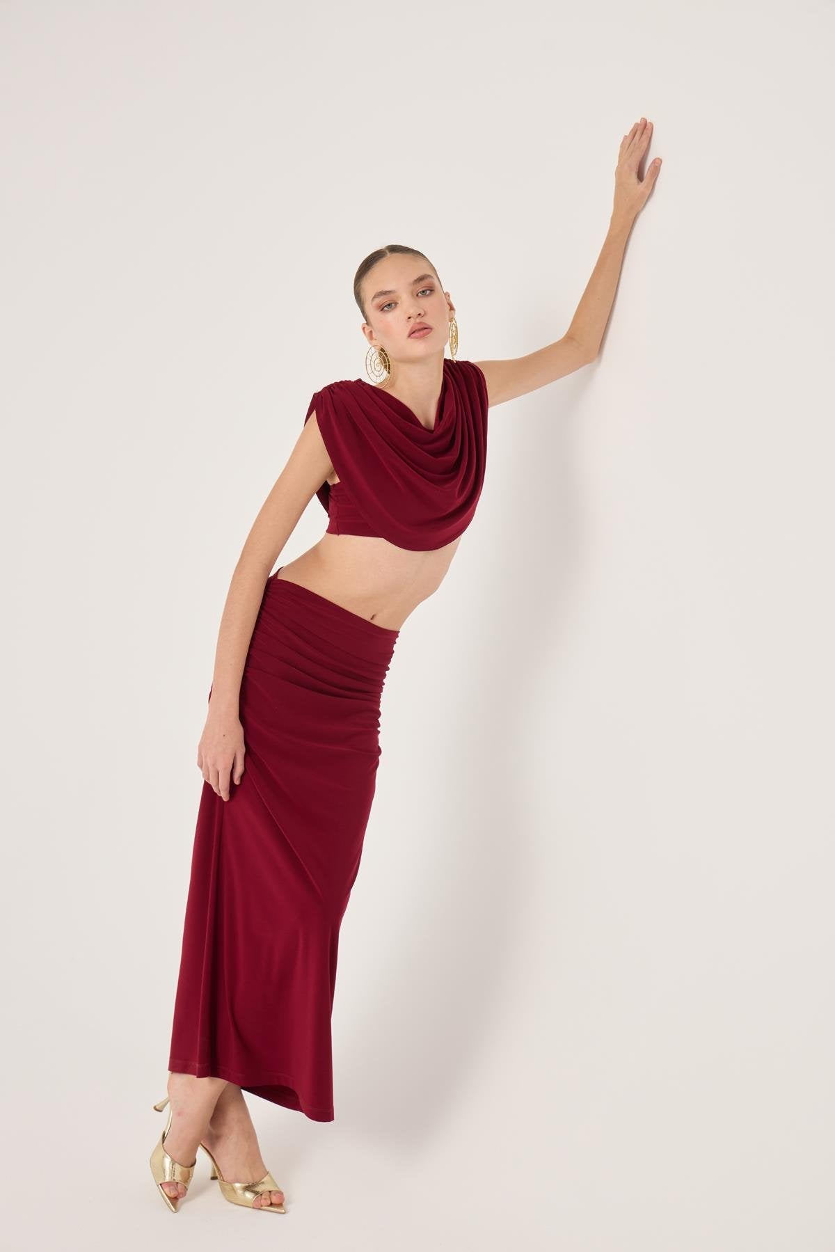 Pelerinli Askılı Büstiyerli Ve Uzun Etekli 3Lü Yulia Takım Bordo