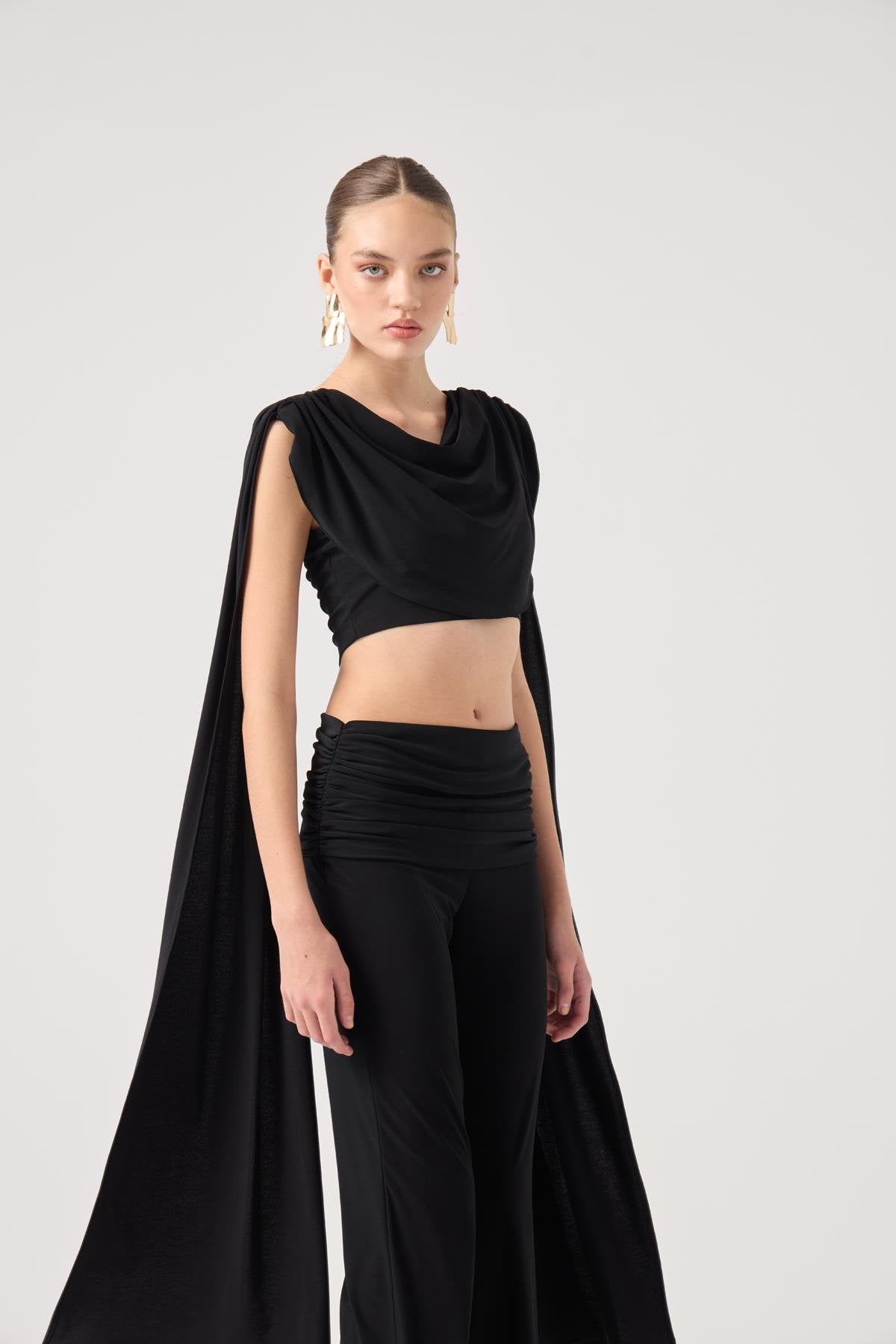 Şal Detaylı Bluz Ve İspanyol Pantolonlu Finley Takım Siyah