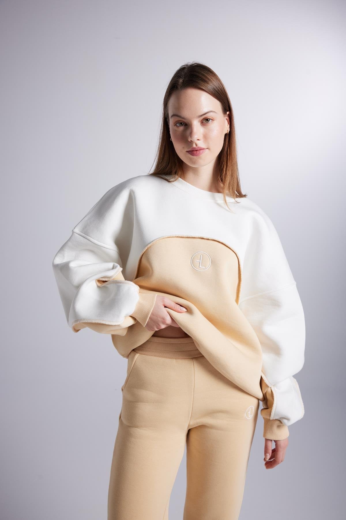 Şardonlu 3 İplik Kumaş Logolu Oversize Nola Sweatshirt Bej