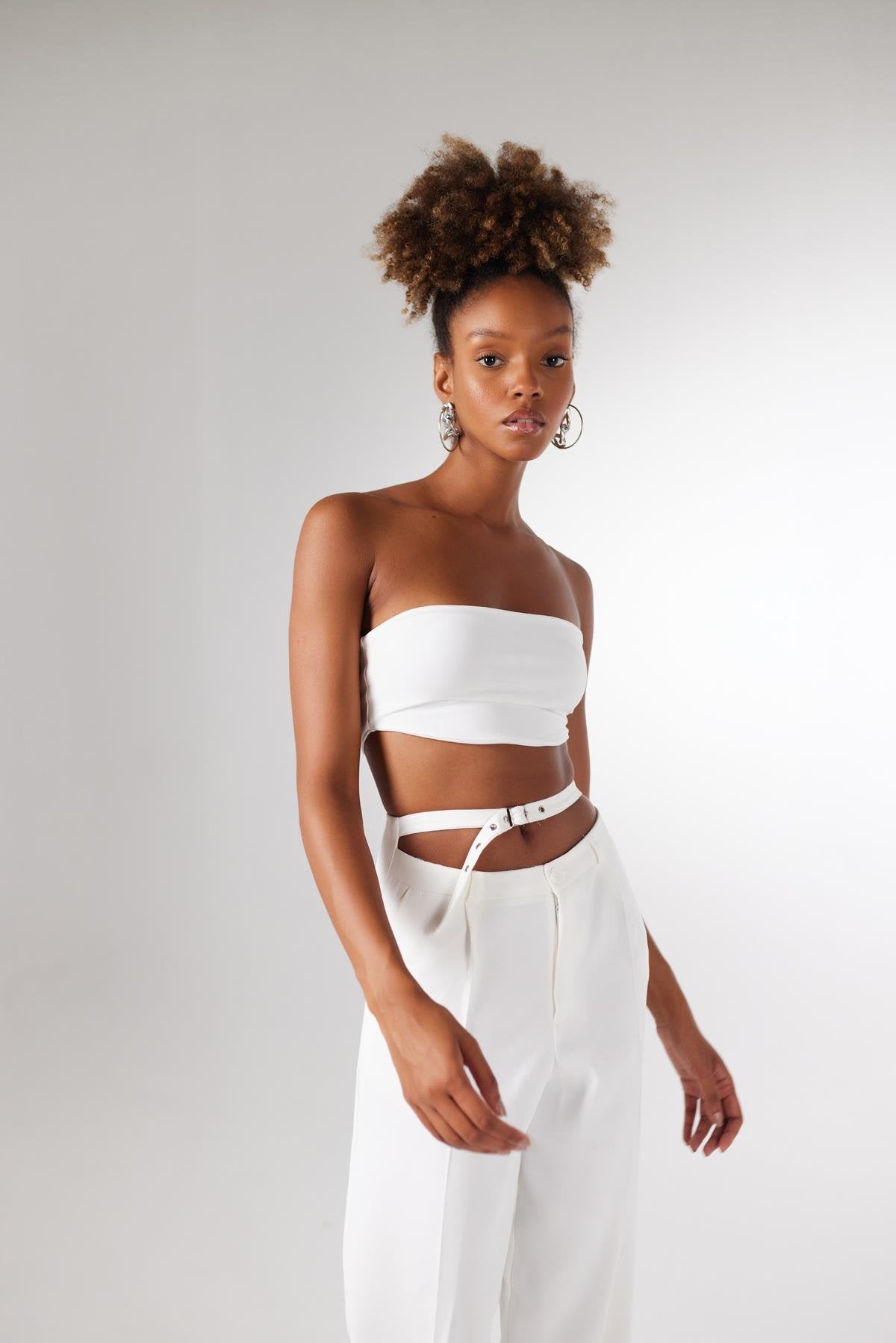 Straight Kesim Kemer Detaylı Kumaş Wesley Pantolon Beyaz