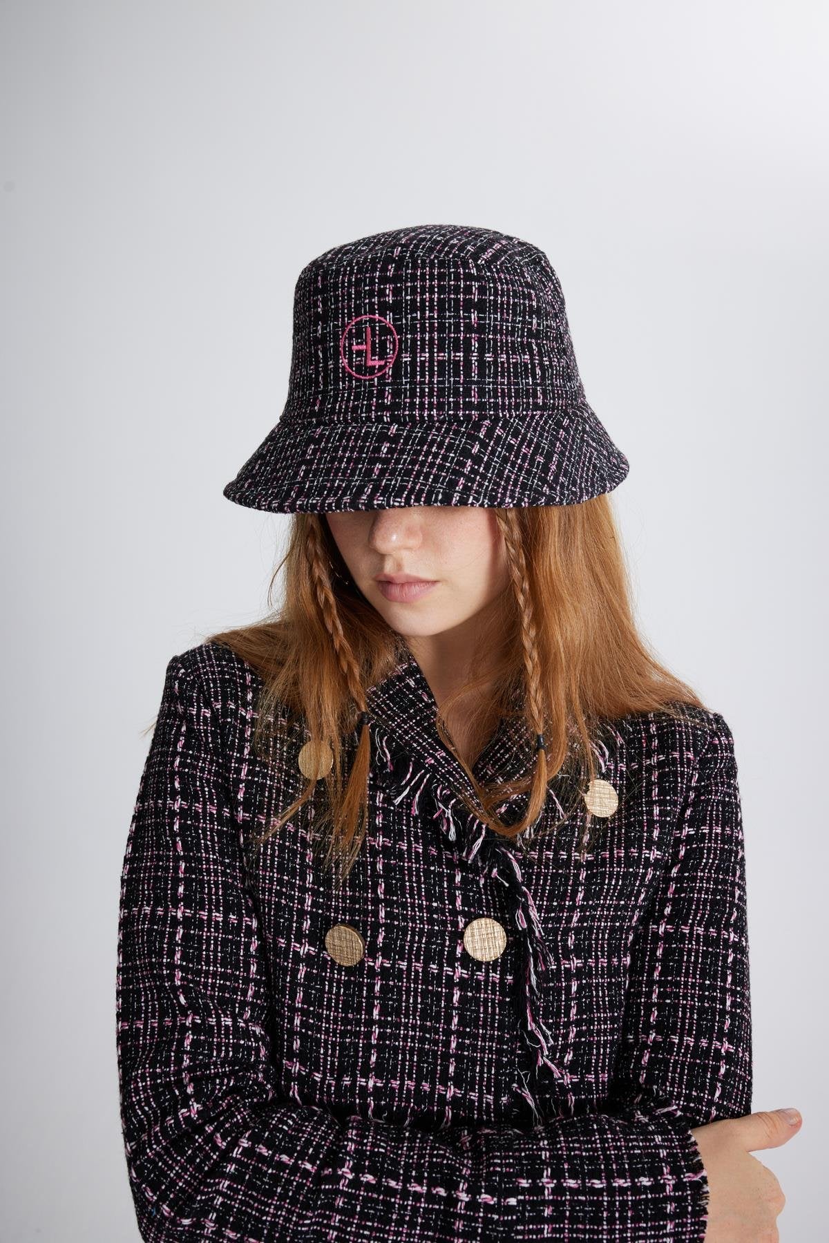Tüvit Kumaş Logolu Bucket Tweed Şapka Siyah
