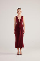 V Yaka Yırtmaçlı Astarlı Uzun Kate Elbise Bordo