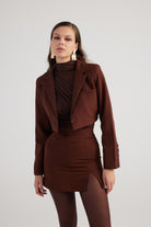 Vatkalı Atlas Kumaş Crop Model Panky Ceket Kahverengi