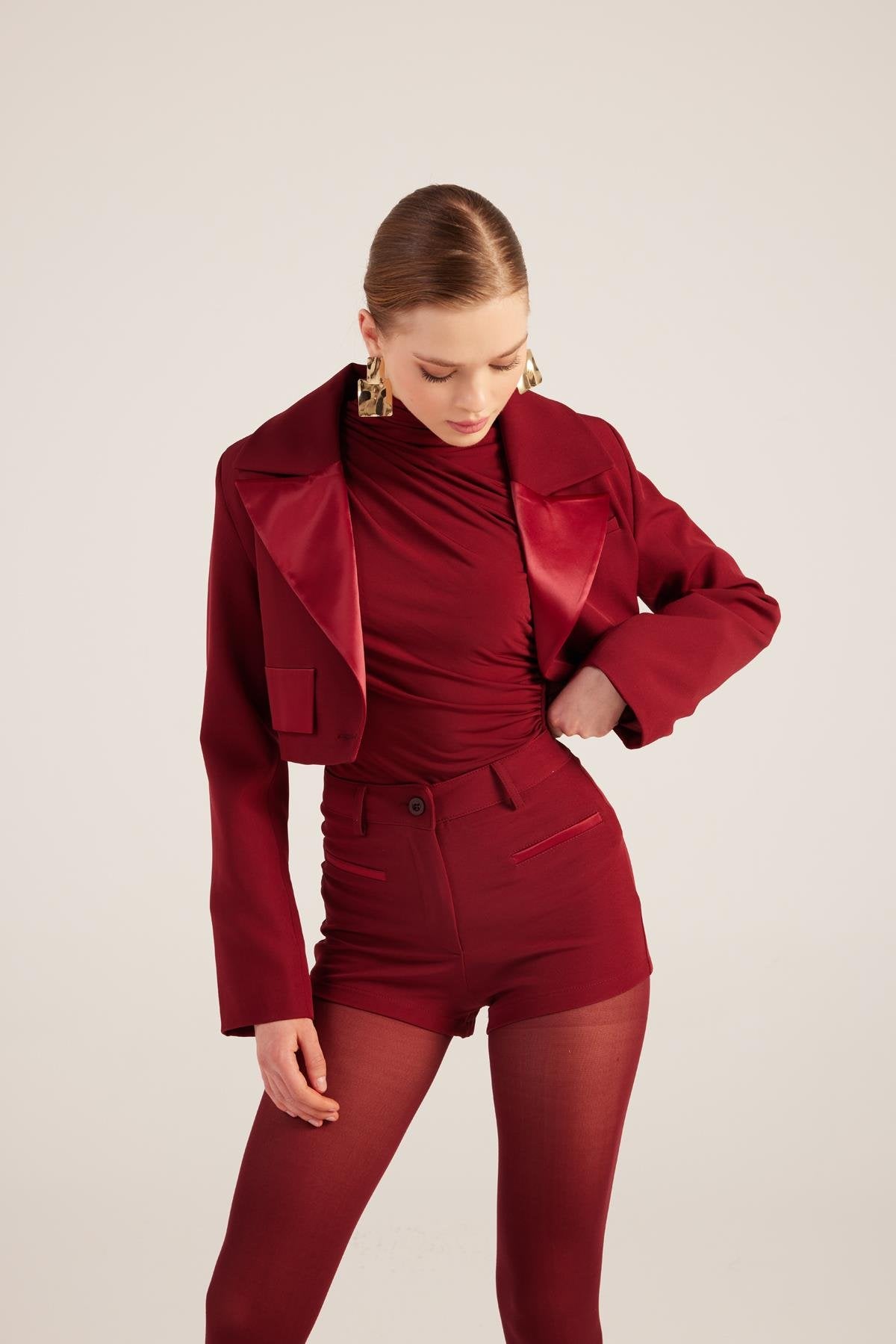 Yakası Saten Detaylı Camila Crop Blazer Ceket Bordo