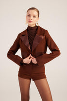 Yakası Saten Detaylı Camila Crop Blazer Ceket Kahve