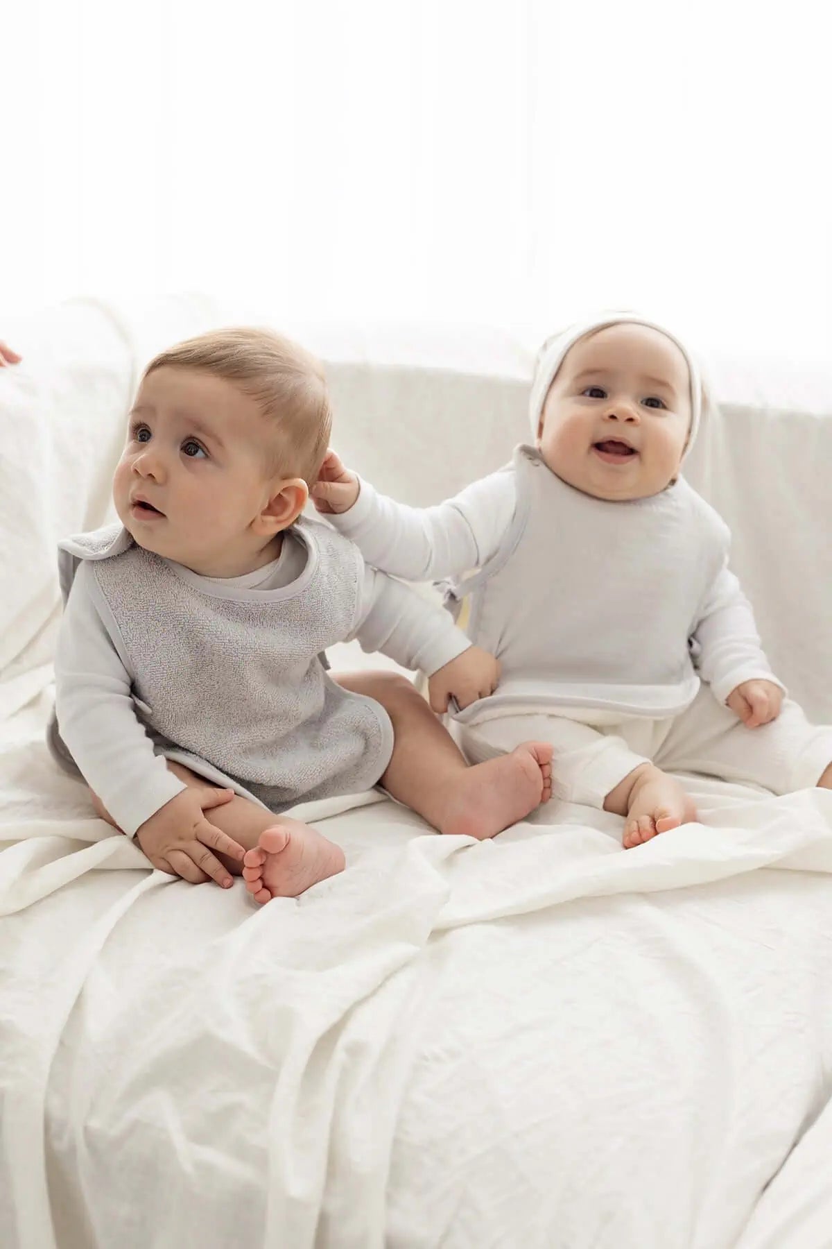 İRYA-Colors Of Joy 2'Li Organik Pamuk Müslin Bebek Önlük Seti Gri-Önlük-1-Milagron.com