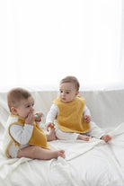 İRYA-Colors Of Joy 2'Li Organik Pamuk Müslin Bebek Önlük Seti Hardal-Önlük-1-Milagron.com