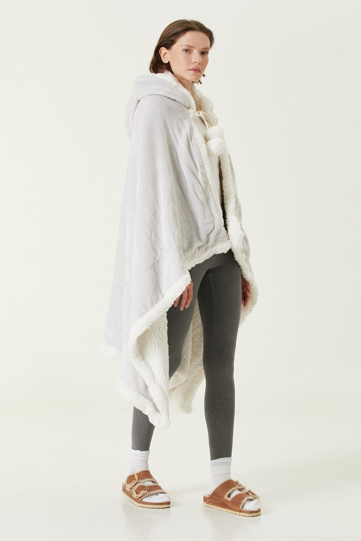 Irya-Es Parla Karmen Giyilebilir Battaniye Gri-Giyilebilir Battaniye-3-Milagron.com