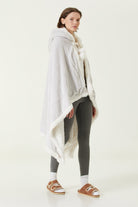 Irya-Es Parla Karmen Giyilebilir Battaniye Gri-Giyilebilir Battaniye-3-Milagron.com