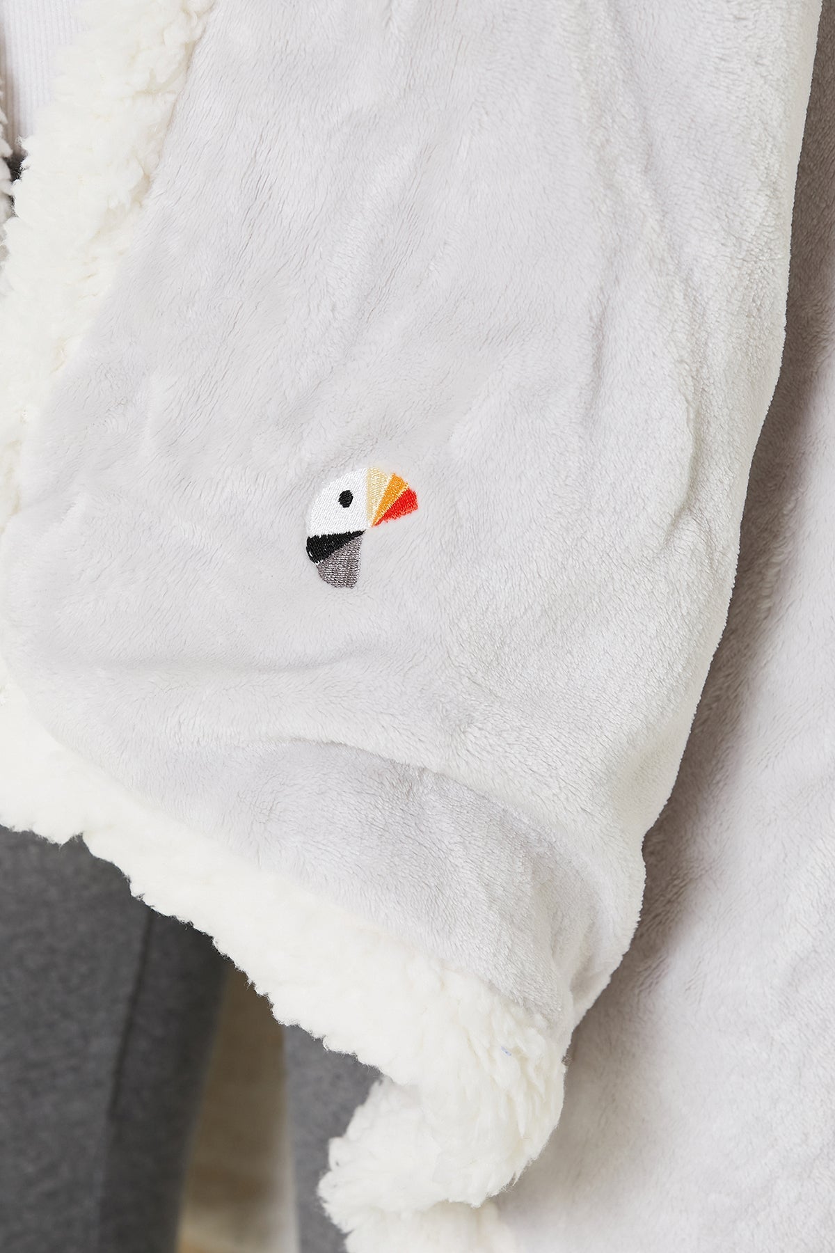 Irya-Es Parla Karmen Giyilebilir Battaniye Gri-Giyilebilir Battaniye-4-Milagron.com