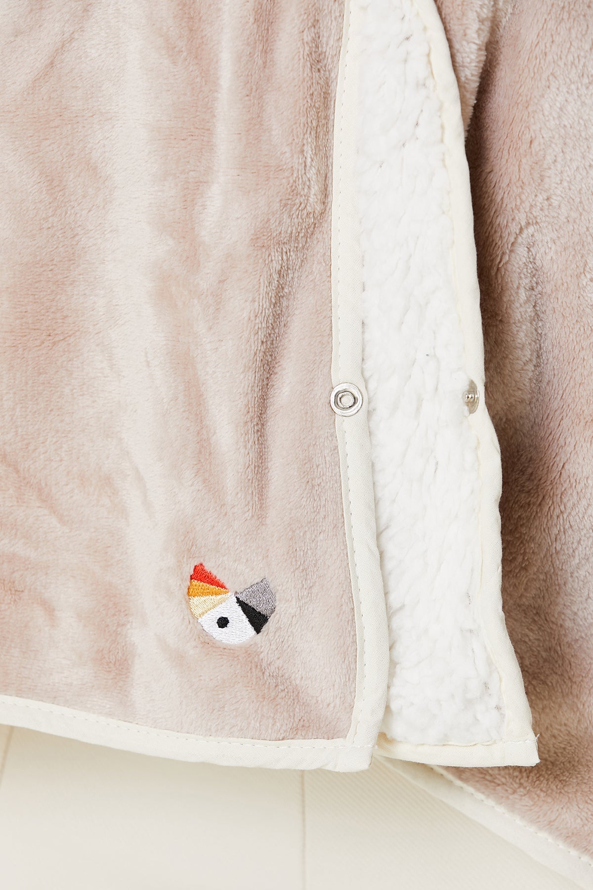 Irya-Es Parla Lona Giyilebilir Battaniye Oversize Bej-Giyilebilir Battaniye-4-Milagron.com